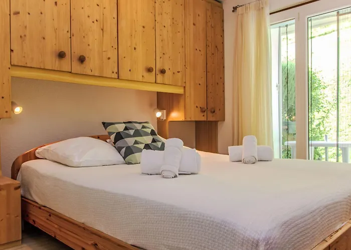 アパート Eden Roc 51 By Interhome